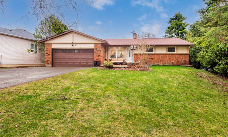 8 Cardwell Court