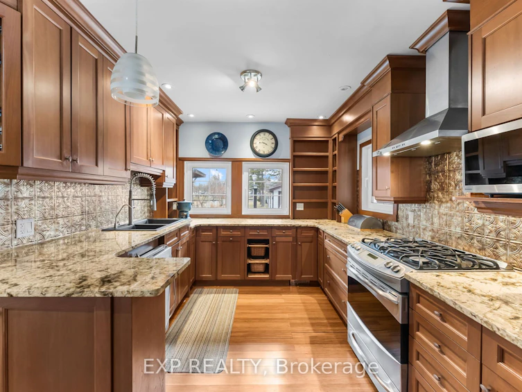 46 Isle Vista Drive, Georgina, ON, L0E 1N0 - 11