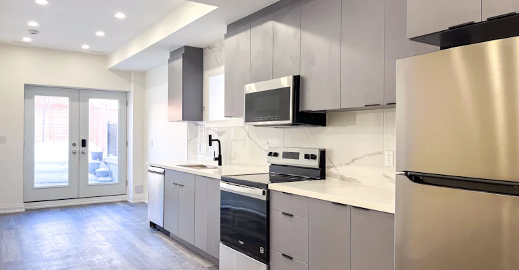 Lower Level-22 Direzze Court, Richmond Hill, ON, L4C 7V8 - 4