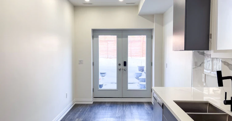 Lower Level-22 Direzze Court, Richmond Hill, ON, L4C 7V8 - 2