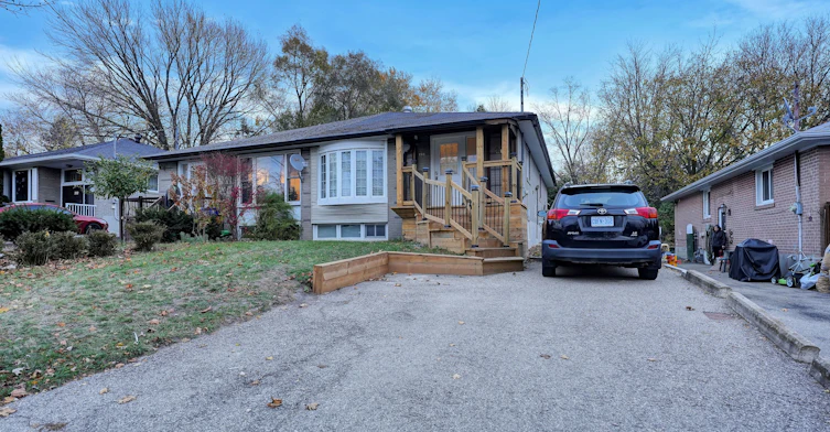 Basement-268 Penn Avenue, Newmarket, ON, L3Y 2S6