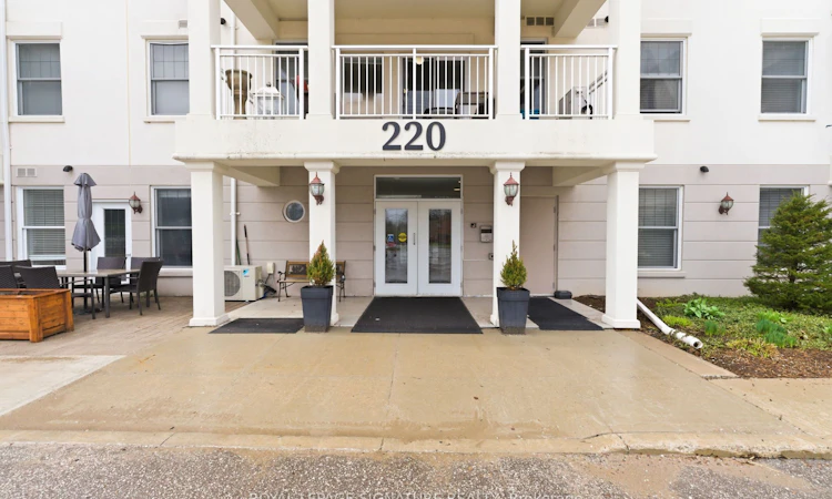 106-220 Main Street N