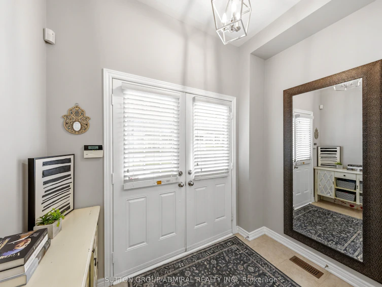 141 Lauderdale Drive, Vaughan, ON, L6A 0S5 - 4