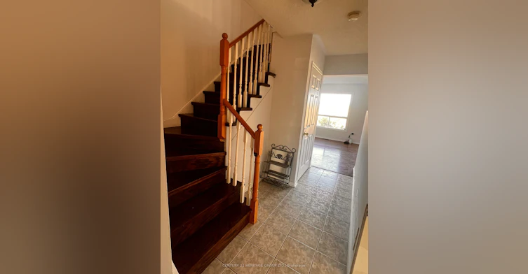 Main & 2nd-641 Walpole Crescent, Newmarket, ON, L3X 2B6 - 2