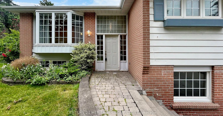 1 Dunsinane Drive, Markham, ON, L3T 3K1 - 3
