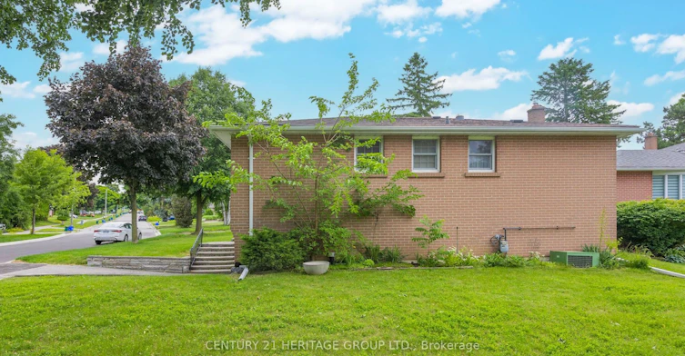 1 Dunsinane Drive, Markham, ON, L3T 3K1 - 36
