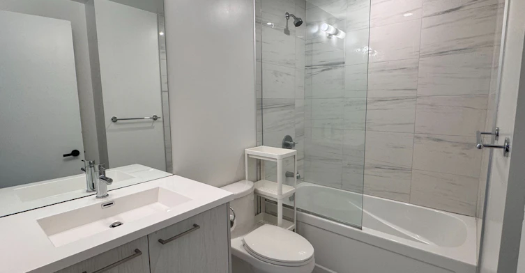 301-28 Interchange Way, Vaughan, ON, L4K 0P8 - 4