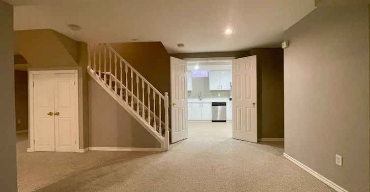 Lower-824 College Manor Drive, Newmarket, ON, L3Y 8G6 - 13