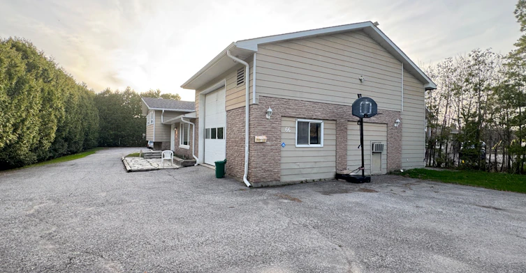 Main-66 Metro Road N, Georgina, ON, L4P 1C3