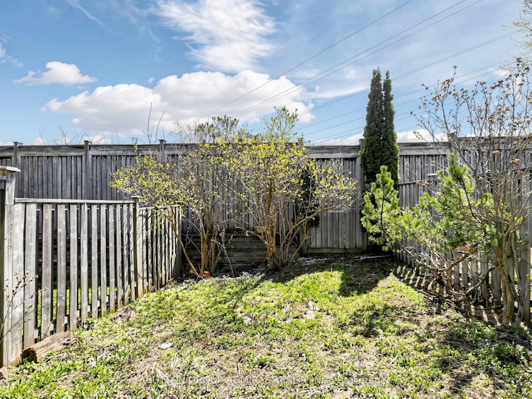 48-52 Brandy Lane Way, Newmarket, ON, L3Y 8P7 - 32
