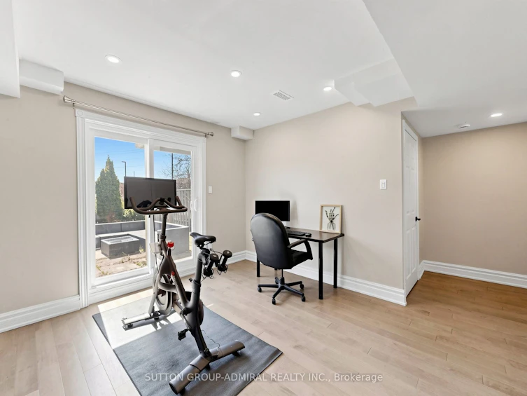 48-52 Brandy Lane Way, Newmarket, ON, L3Y 8P7 - 27