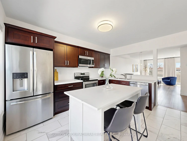 48-52 Brandy Lane Way, Newmarket, ON, L3Y 8P7 - 6