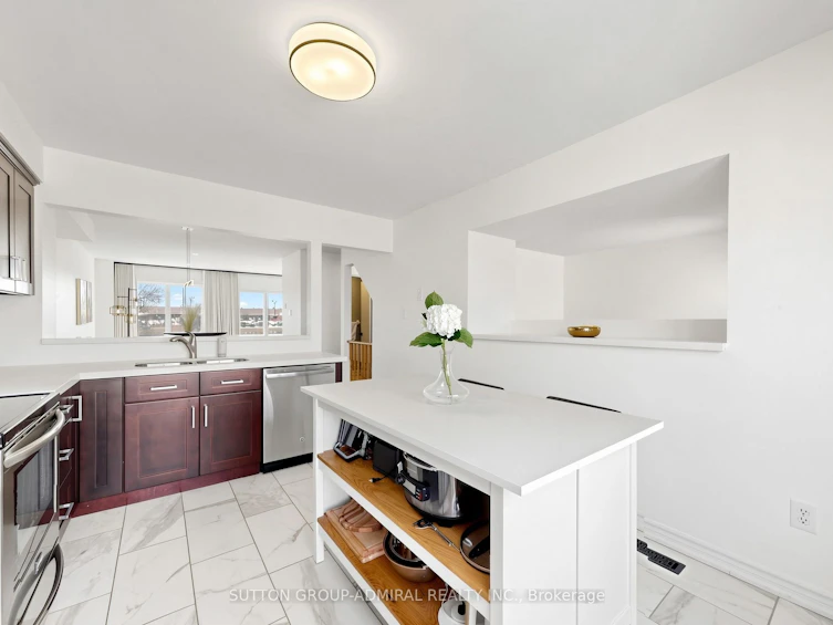 48-52 Brandy Lane Way, Newmarket, ON, L3Y 8P7 - 8