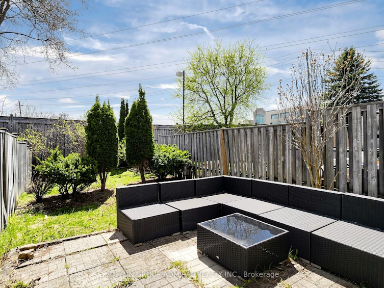 48-52 Brandy Lane Way, Newmarket, ON, L3Y 8P7 - 30