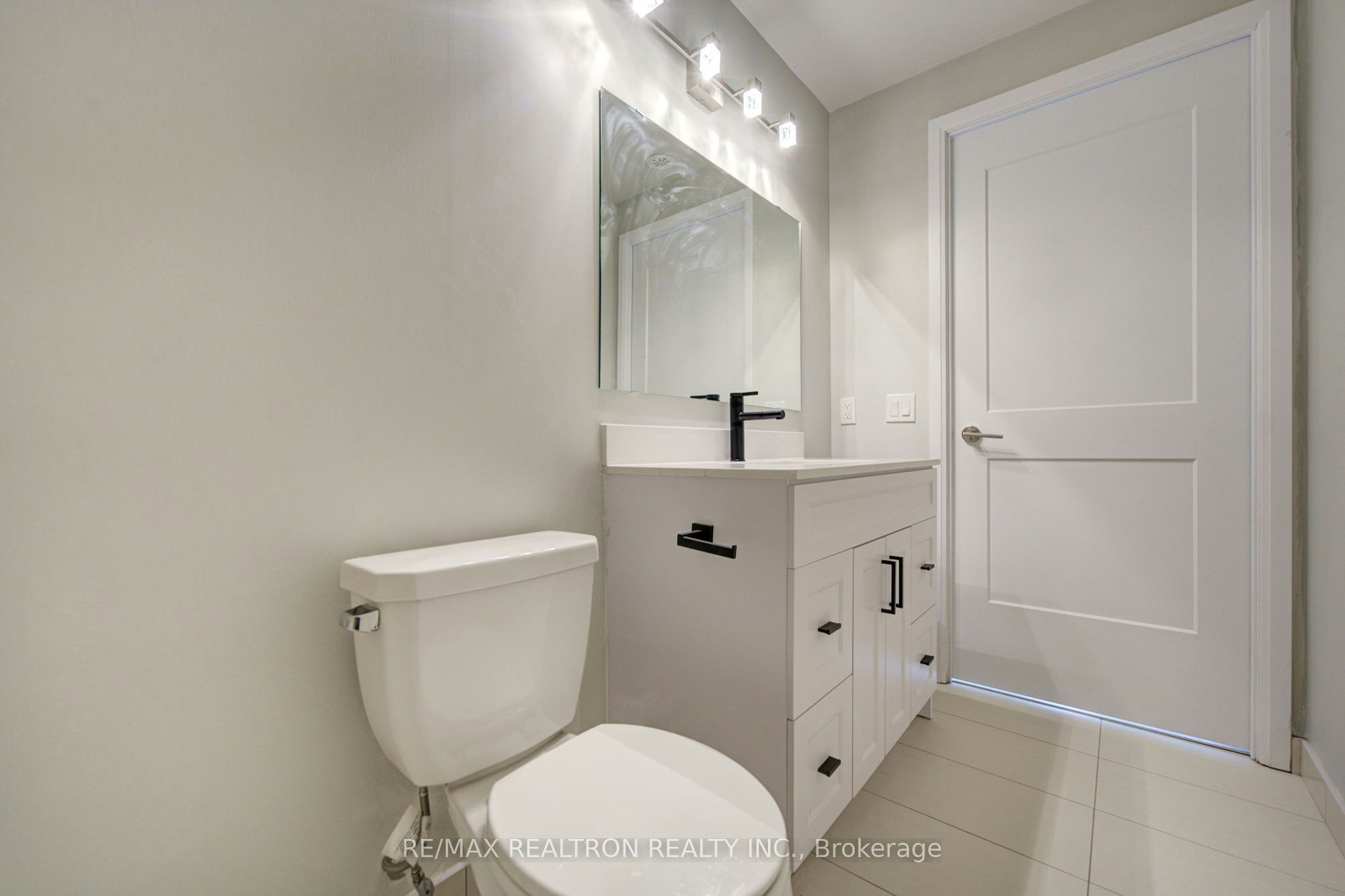 Th33-1050 Portage Parkway, Vaughan, ON, L4K 0K3 - 29