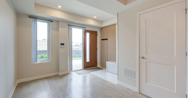 Th33-1050 Portage Parkway, Vaughan, ON, L4K 0K3 - 10