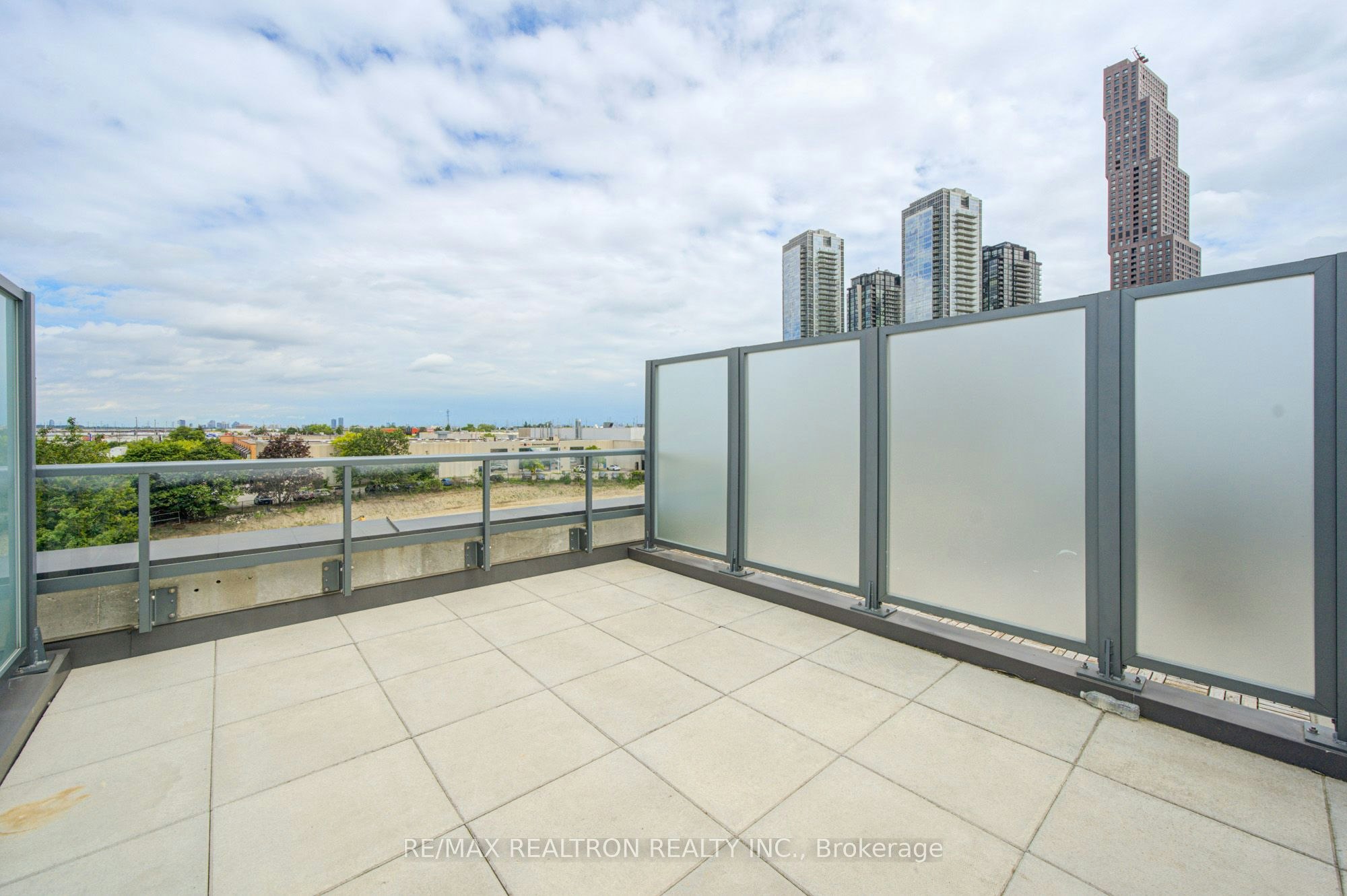 Th33-1050 Portage Parkway, Vaughan, ON, L4K 0K3 - 41