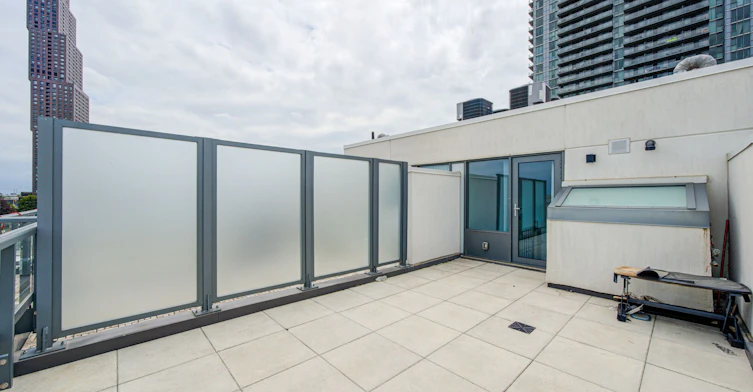 Th33-1050 Portage Parkway, Vaughan, ON, L4K 0K3 - 42