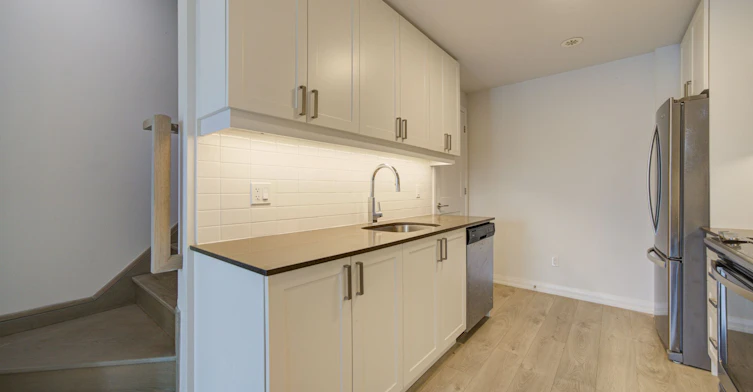 Th33-1050 Portage Parkway, Vaughan, ON, L4K 0K3 - 12