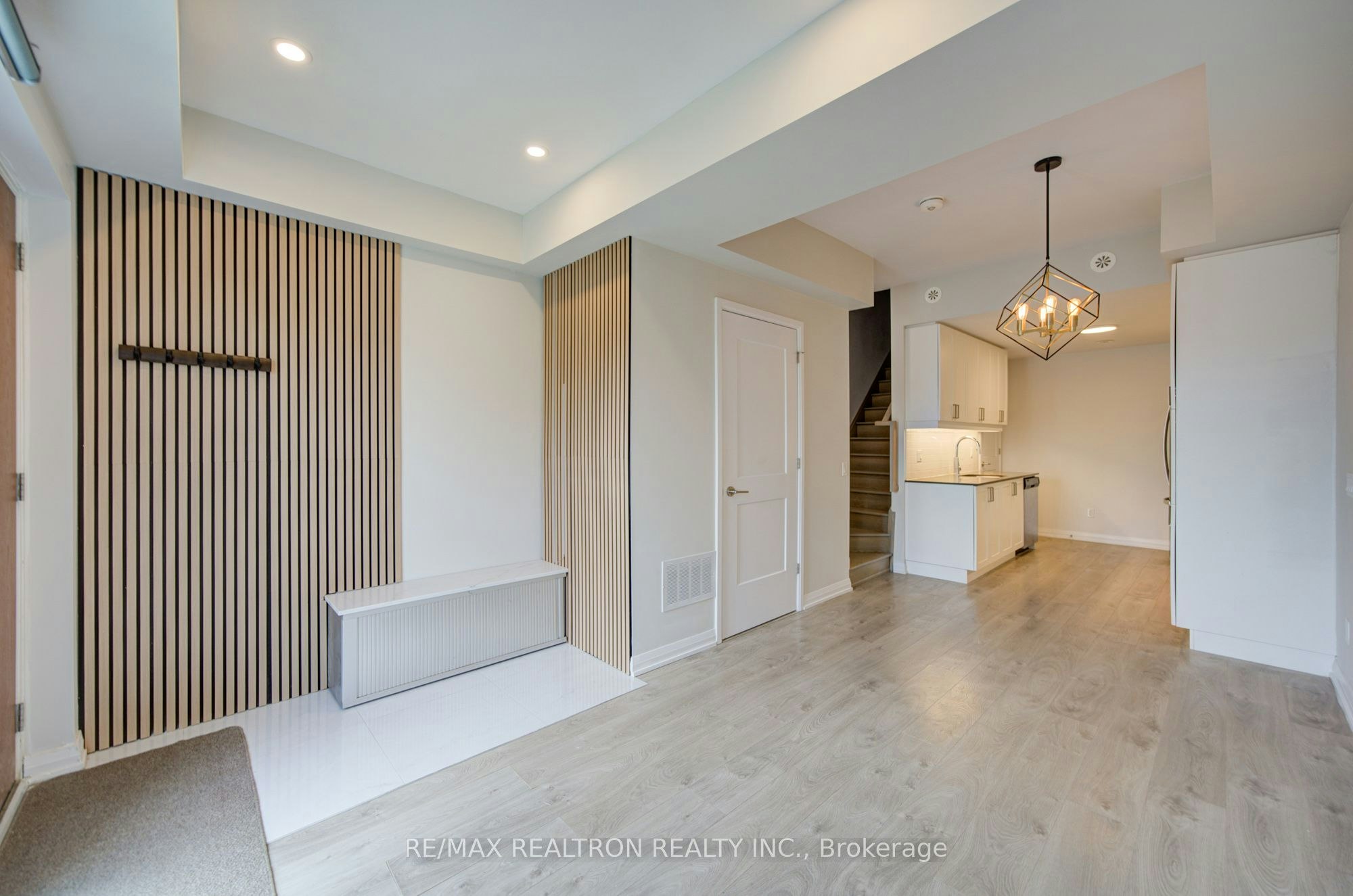 Th33-1050 Portage Parkway, Vaughan, ON, L4K 0K3 - 9