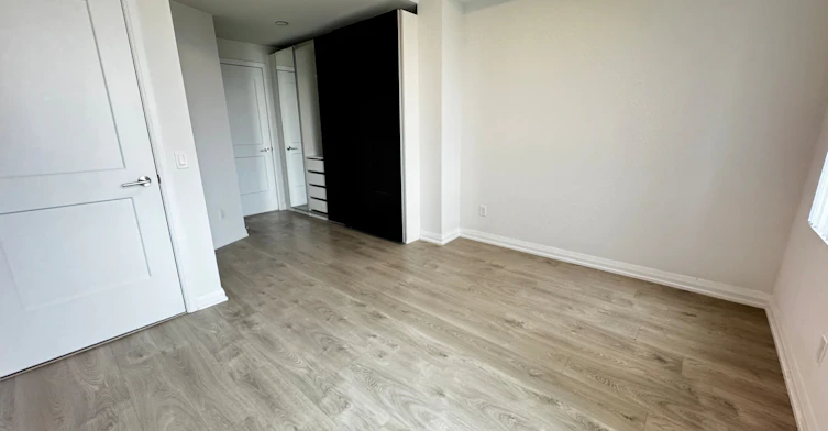 Th33-1050 Portage Parkway, Vaughan, ON, L4K 0K3 - 12