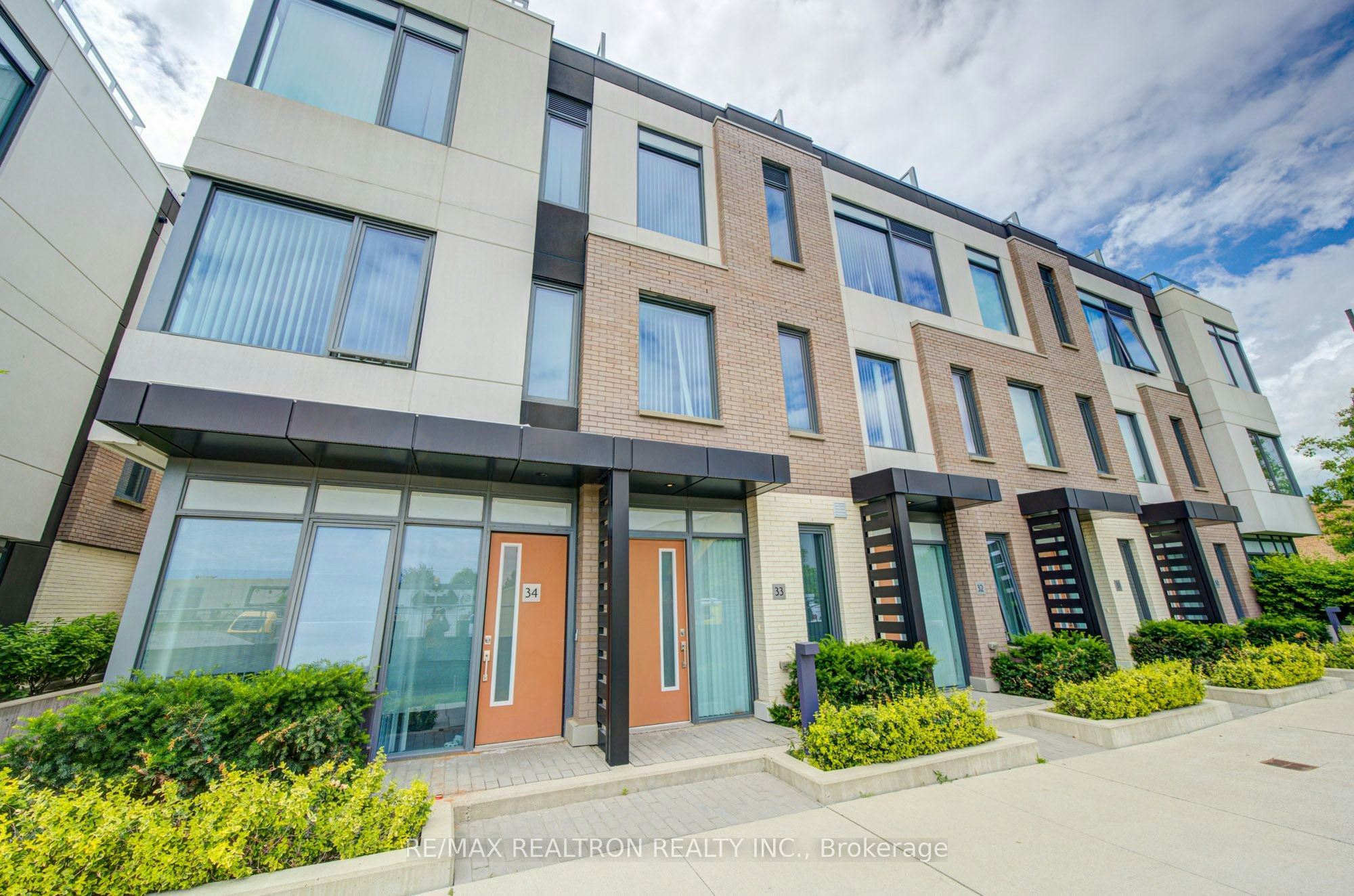 Th33-1050 Portage Parkway, Vaughan, ON, L4K 0K3 - 3