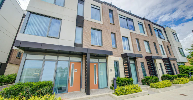 Th33-1050 Portage Parkway, Vaughan, ON, L4K 0K3 - 3