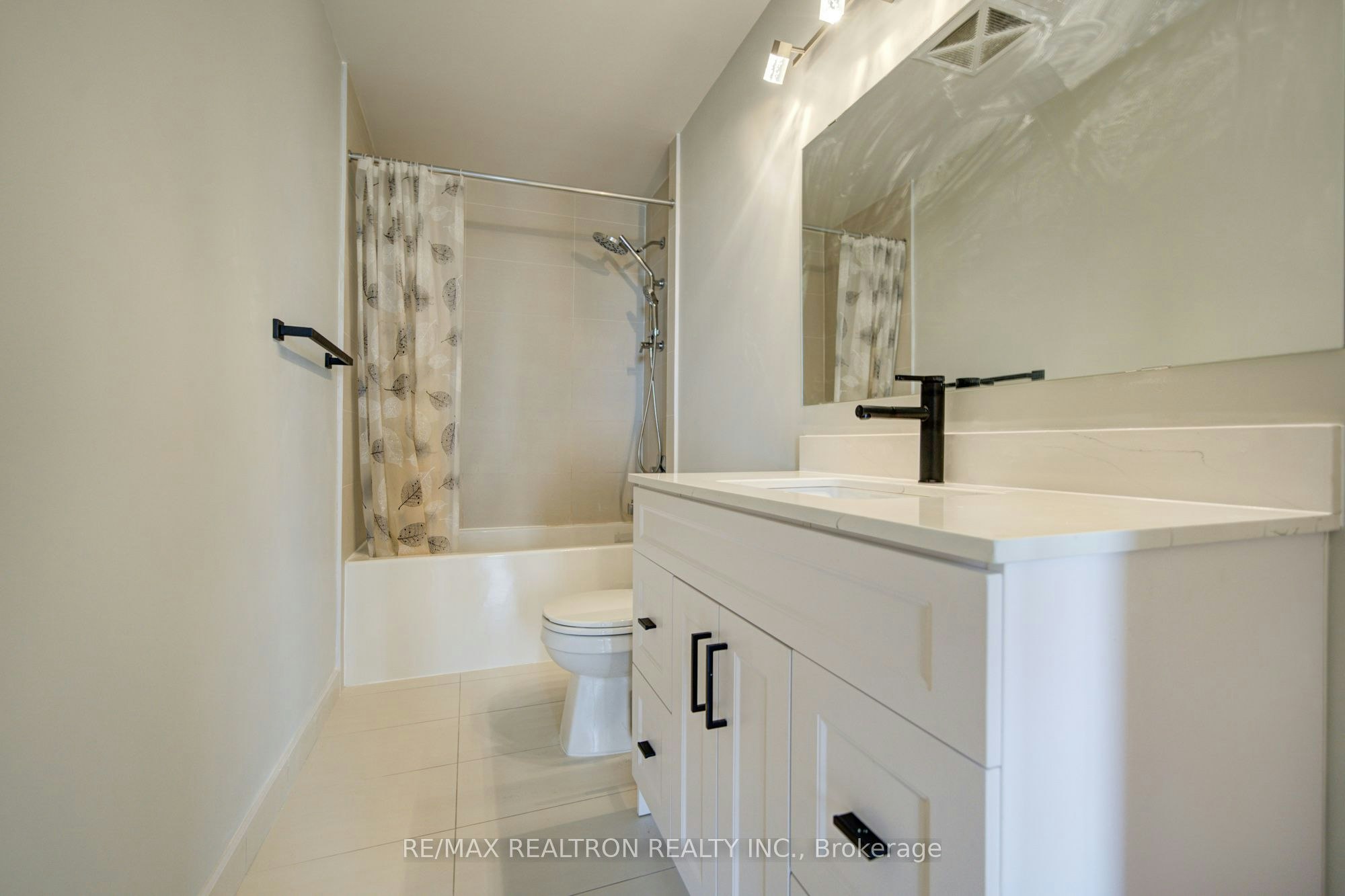Th33-1050 Portage Parkway, Vaughan, ON, L4K 0K3 - 28