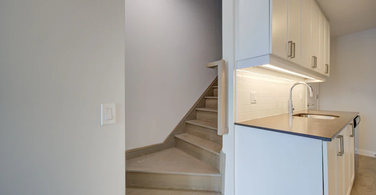 Th33-1050 Portage Parkway, Vaughan, ON, L4K 0K3 - 11