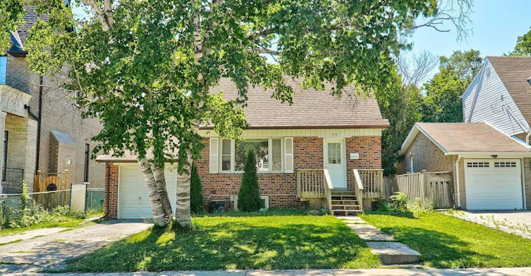 Upper-92 Lawrence Avenue, Richmond Hill, ON, L4C 1Z3