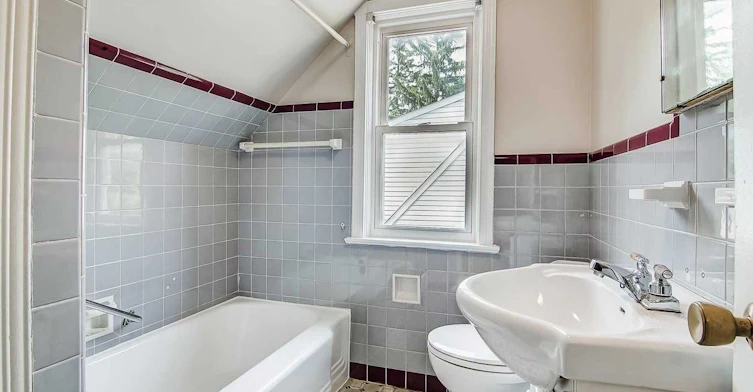 Upper-92 Lawrence Avenue, Richmond Hill, ON, L4C 1Z3 - 10