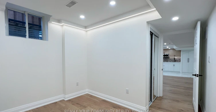 Lower-24 Foxhill Drive, Vaughan, ON, L6A 1K1 - 10