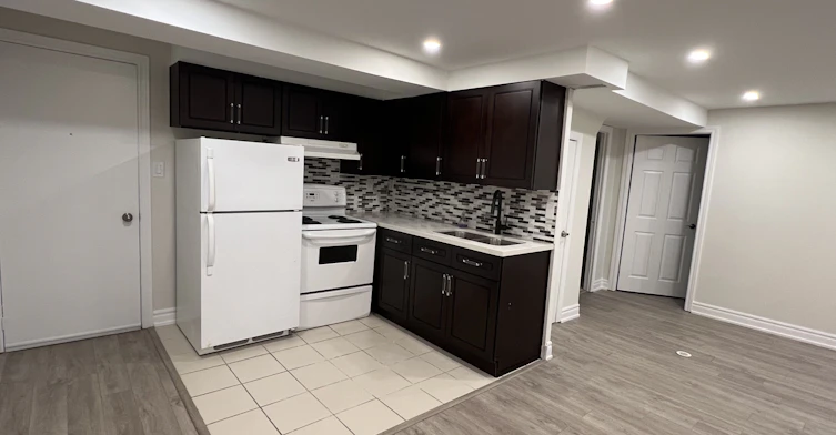 Lower A-42 Butterfield Crescent, Vaughan, ON, L6A 1J5 - 2