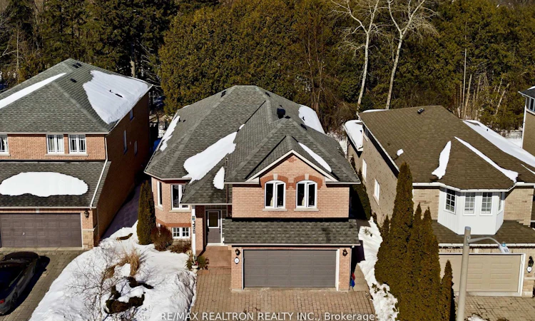 28 Headwater Crescent