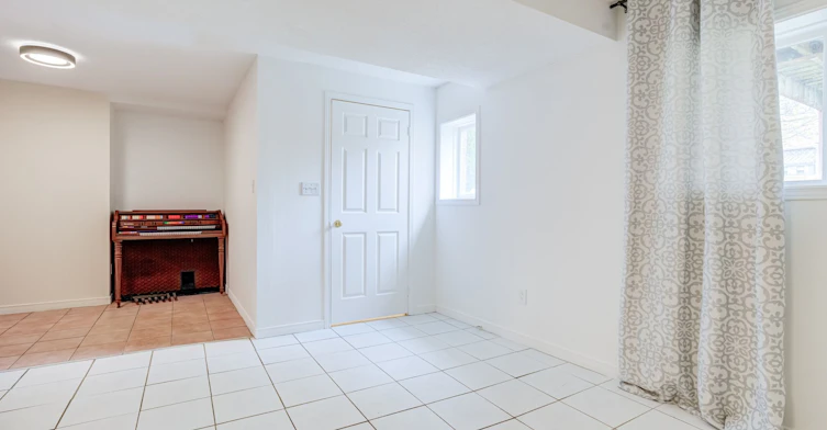 Bsmt-161 Chambers Crescent, Newmarket, ON, L3X 1S9 - 4