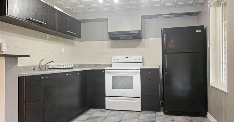 Bsmt-26 Millcliff Circle, Aurora, ON, L4G 7N7 - 10