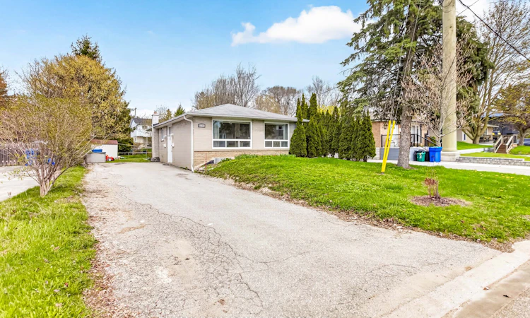 753 Elgin Street