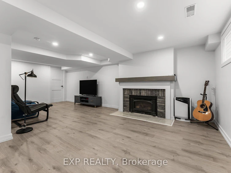 16 Lorne Street, Georgina, ON, L0E 1L0 - 28