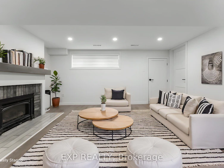 16 Lorne Street, Georgina, ON, L0E 1L0 - 24