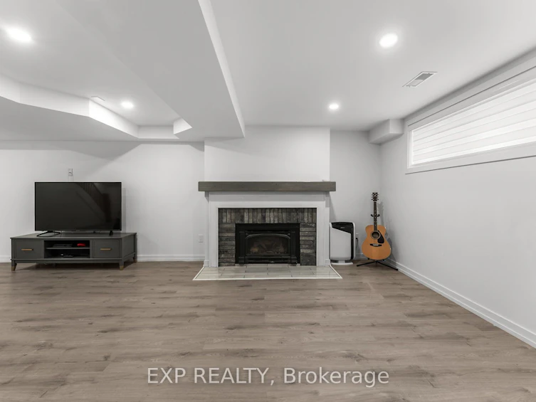 16 Lorne Street, Georgina, ON, L0E 1L0 - 30