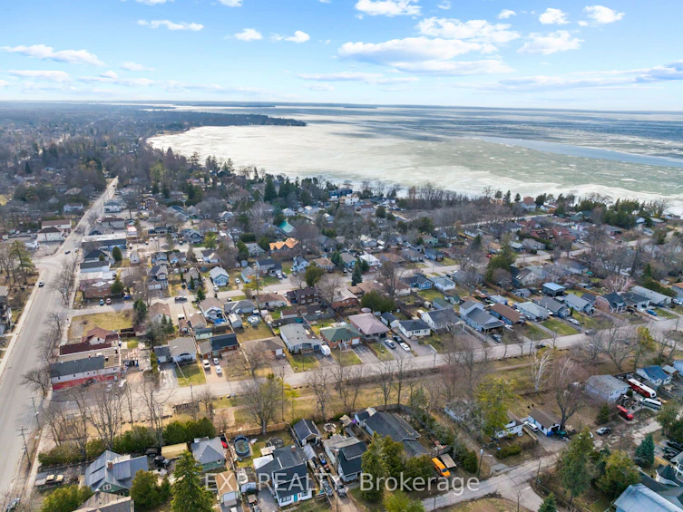 16 Lorne Street, Georgina, ON, L0E 1L0 - 42