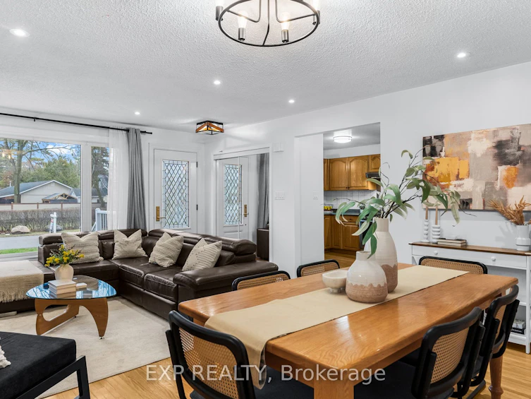 16 Lorne Street, Georgina, ON, L0E 1L0 - 6