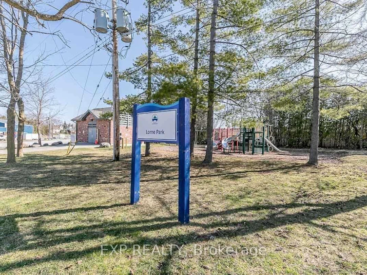 16 Lorne Street, Georgina, ON, L0E 1L0 - 43