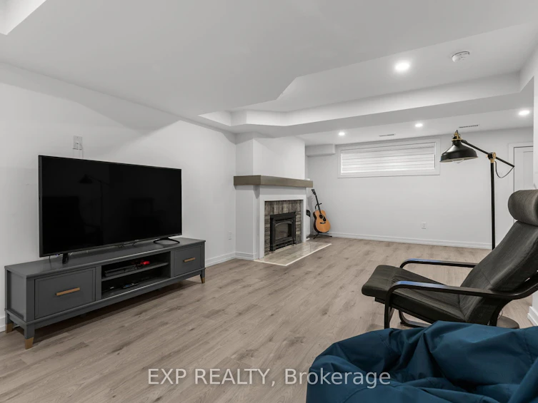 16 Lorne Street, Georgina, ON, L0E 1L0 - 26
