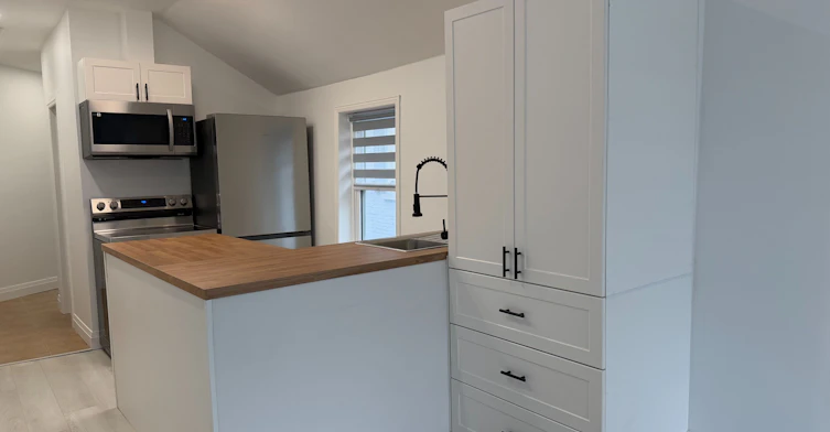 1-90 Wellington Street E, Aurora, ON, L4G 1H8 - 2