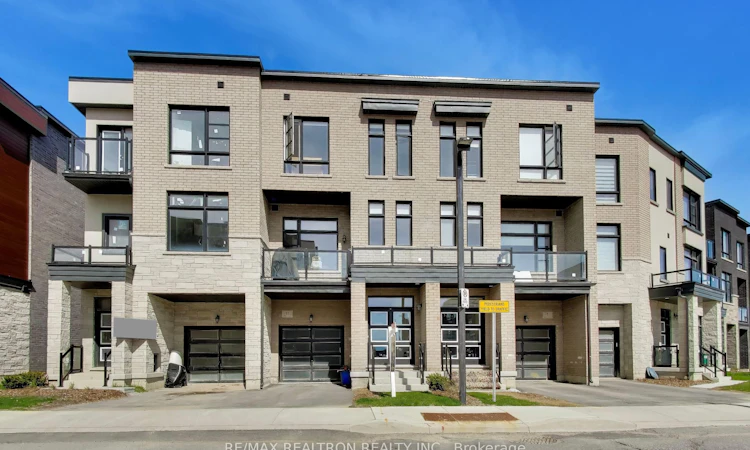 11 Inverary Crescent