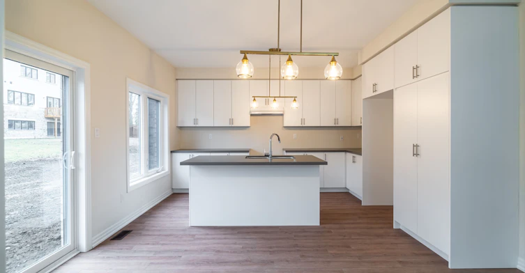 19 Stennett Drive, Georgina, ON, L4P 0J4 - 9