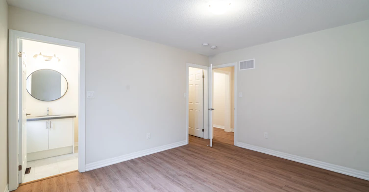 19 Stennett Drive, Georgina, ON, L4P 0J4 - 21
