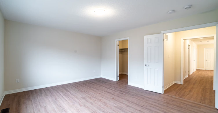19 Stennett Drive, Georgina, ON, L4P 0J4 - 23