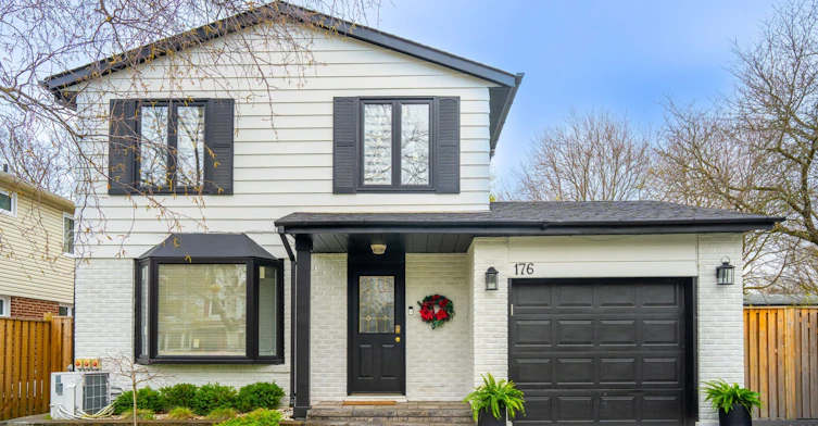 Basement-176 William Roe Boulevard, Newmarket, ON, L3Y 1B3